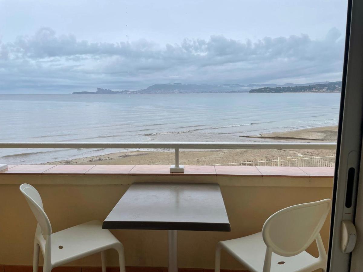Au Tapis De Sable Hotel Saint-Cyr-sur-Mer Ngoại thất bức ảnh