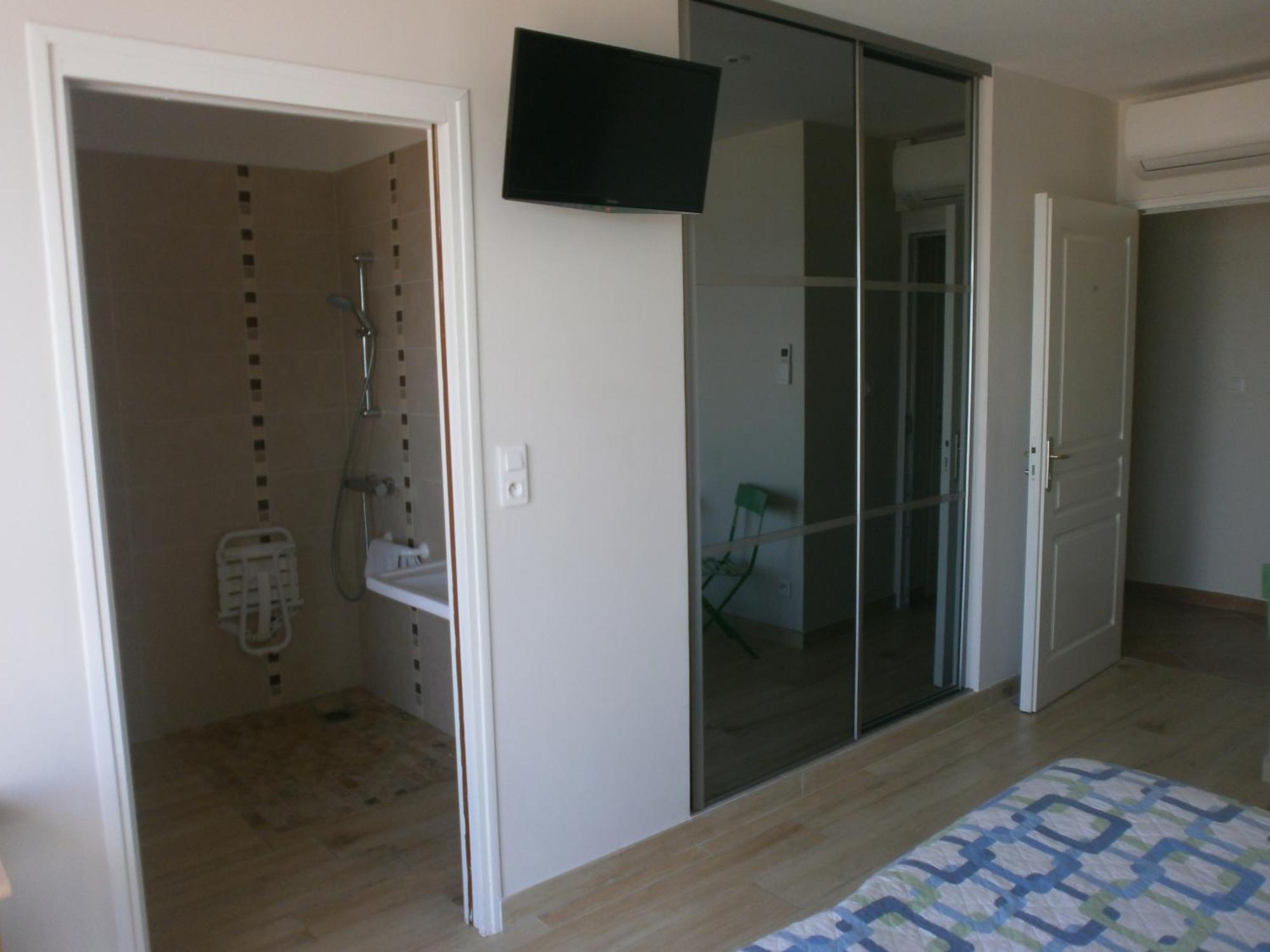 Au Tapis De Sable Hotel Saint-Cyr-sur-Mer Phòng bức ảnh