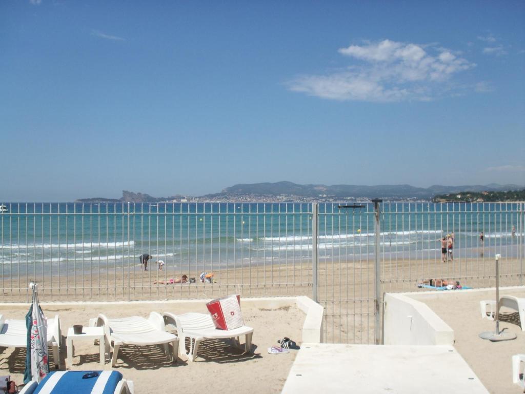 Au Tapis De Sable Hotel Saint-Cyr-sur-Mer Ngoại thất bức ảnh