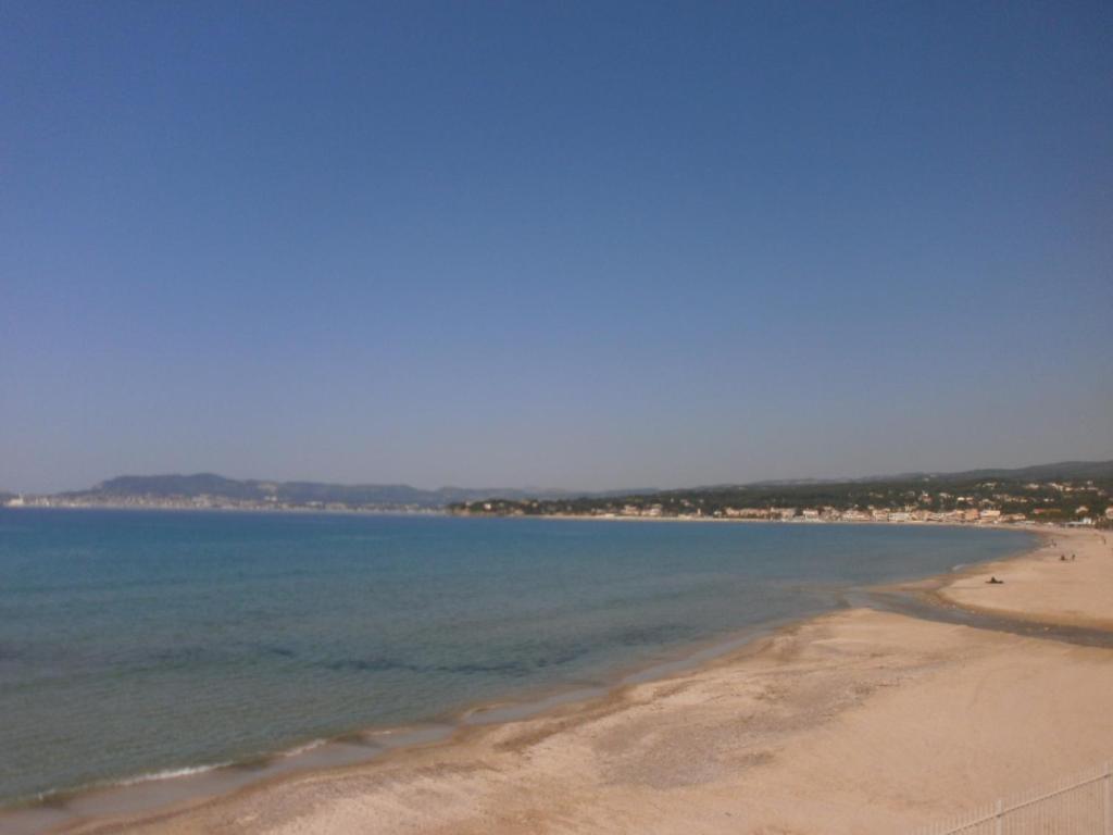 Au Tapis De Sable Hotel Saint-Cyr-sur-Mer Phòng bức ảnh